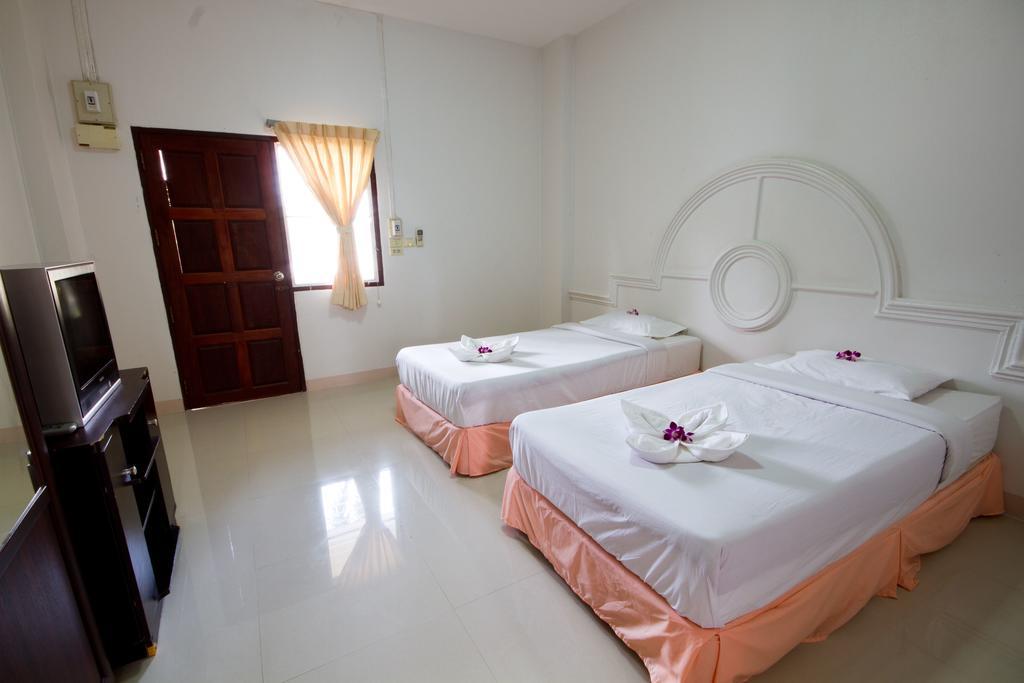A.P.Garden Hotel Каласин Екстериор снимка