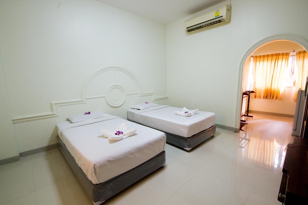 A.P.Garden Hotel Каласин Екстериор снимка