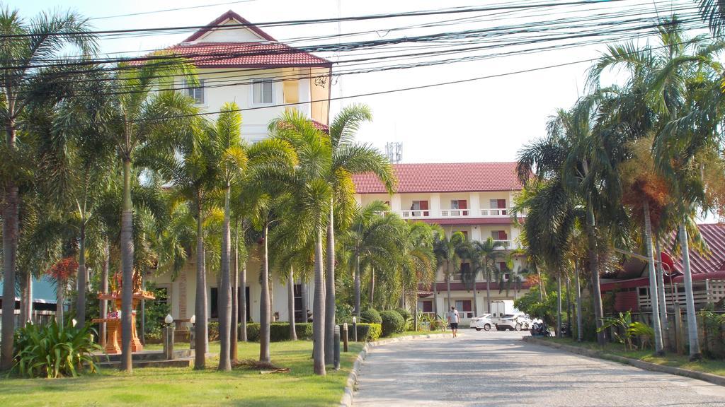 A.P.Garden Hotel Каласин Екстериор снимка