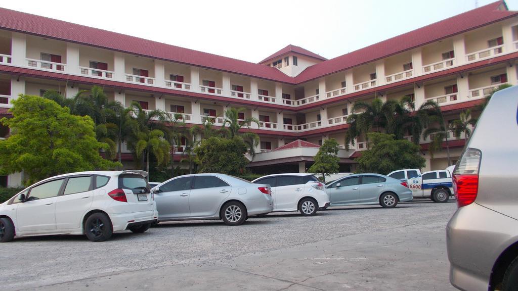 A.P.Garden Hotel Каласин Екстериор снимка