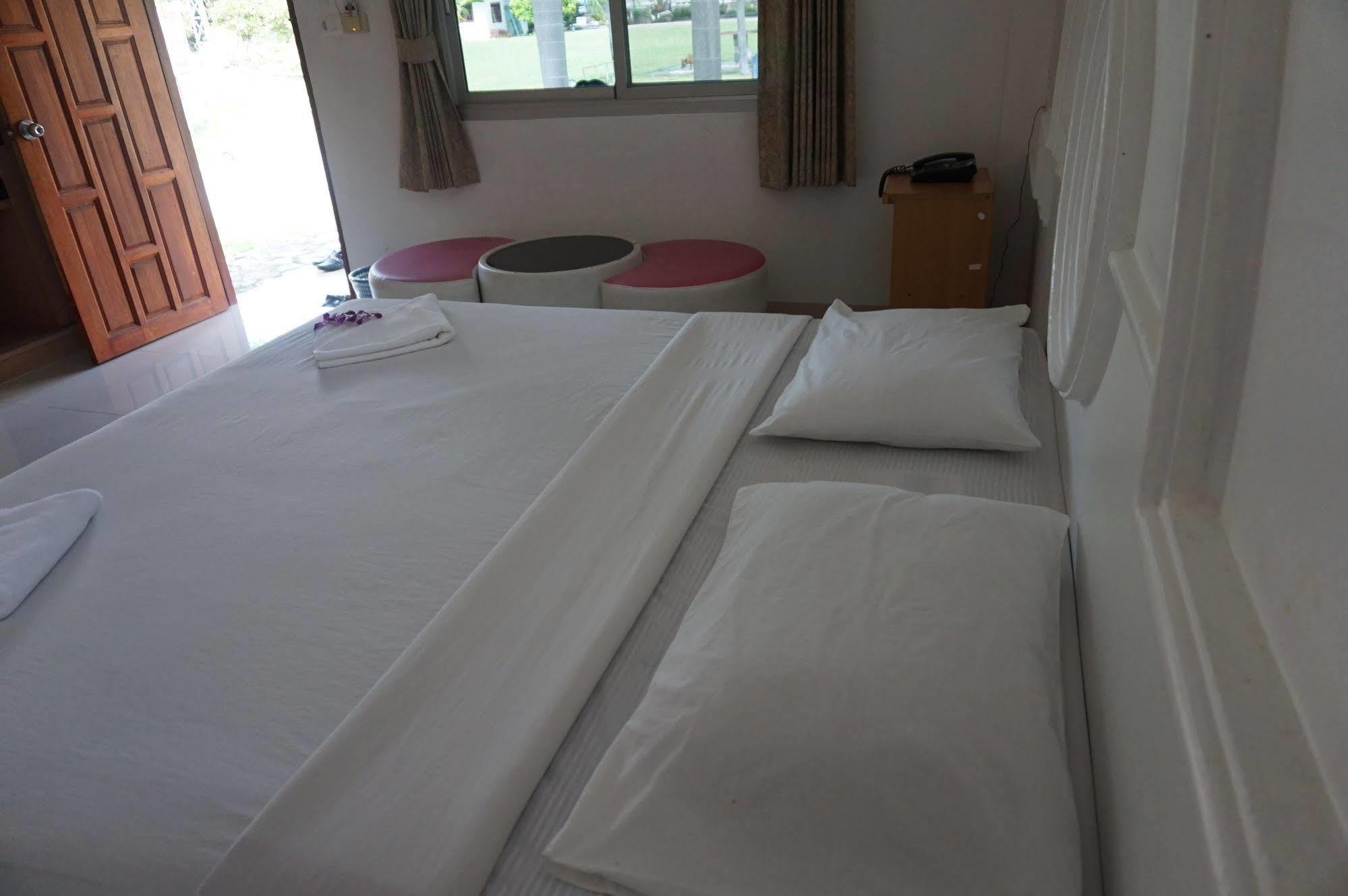 A.P.Garden Hotel Каласин Екстериор снимка